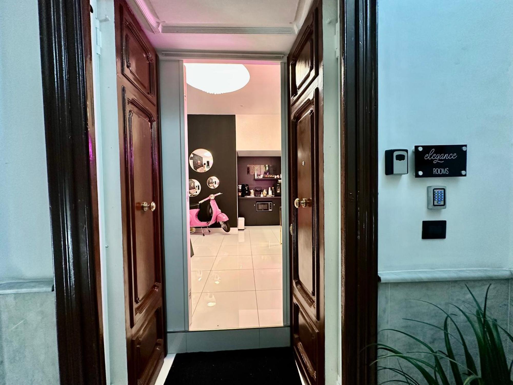 Elegance Rooms Spaccanapoli المظهر الخارجي الصورة