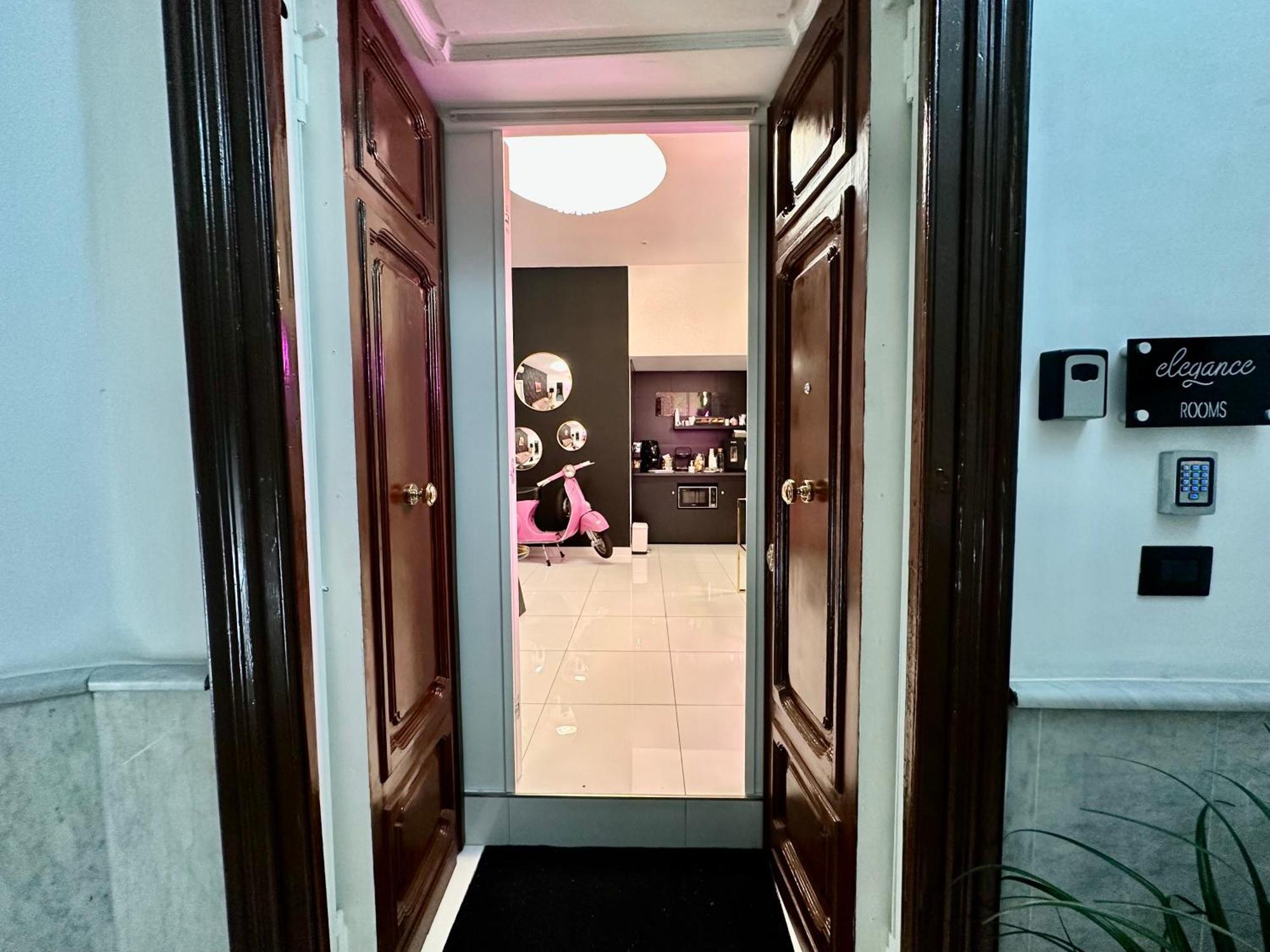 Elegance Rooms Spaccanapoli المظهر الخارجي الصورة
