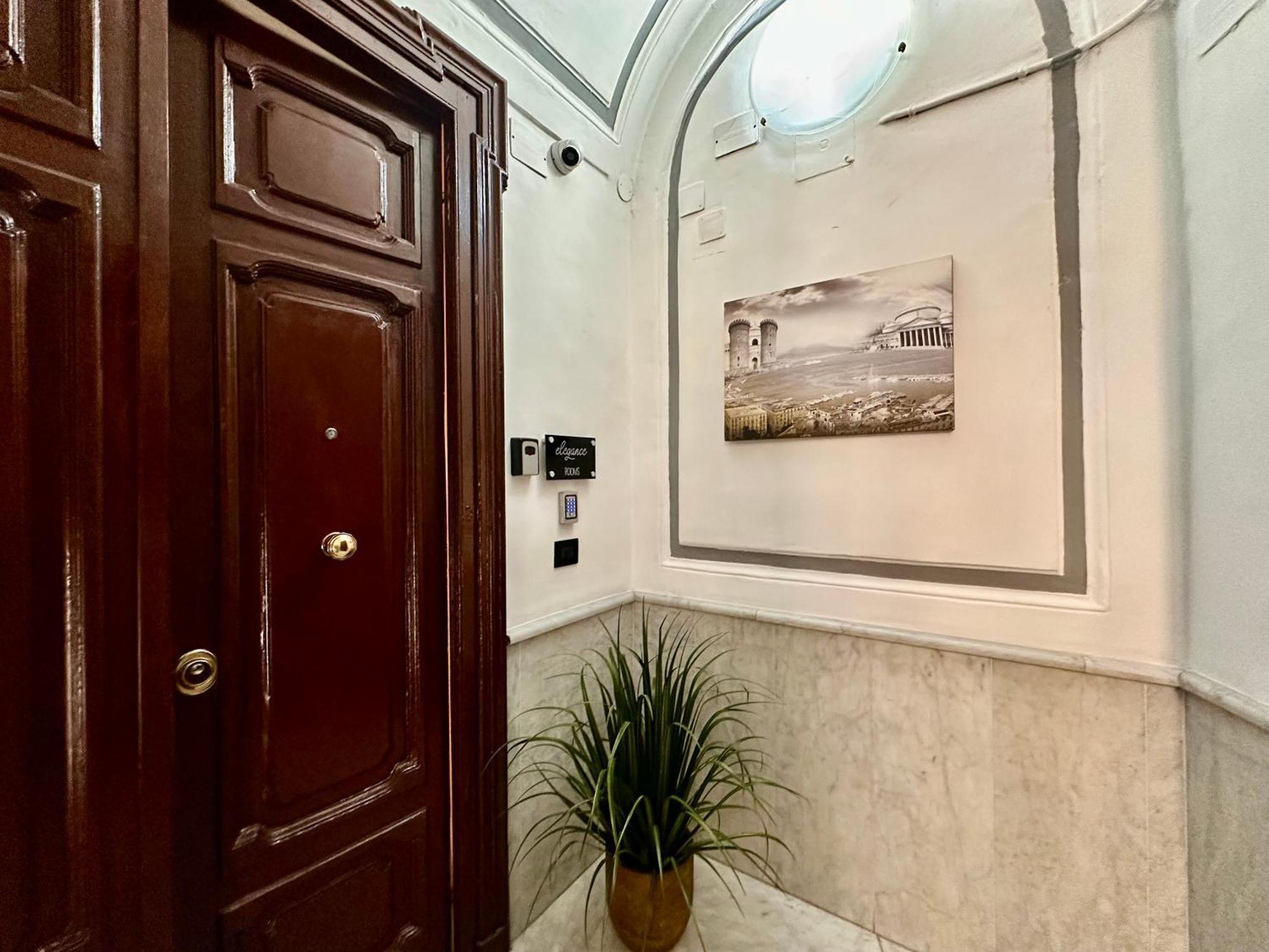 Elegance Rooms Spaccanapoli المظهر الخارجي الصورة